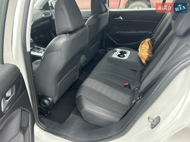 Белый Пежо 308, объемом двигателя 1.5 л и пробегом 68 тыс. км за 16600 $, фото 9 на Automoto.ua