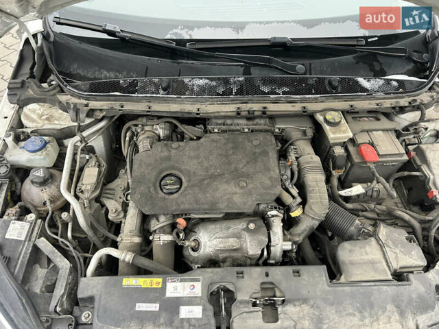 Белый Пежо 308, объемом двигателя 1.5 л и пробегом 68 тыс. км за 16600 $, фото 16 на Automoto.ua