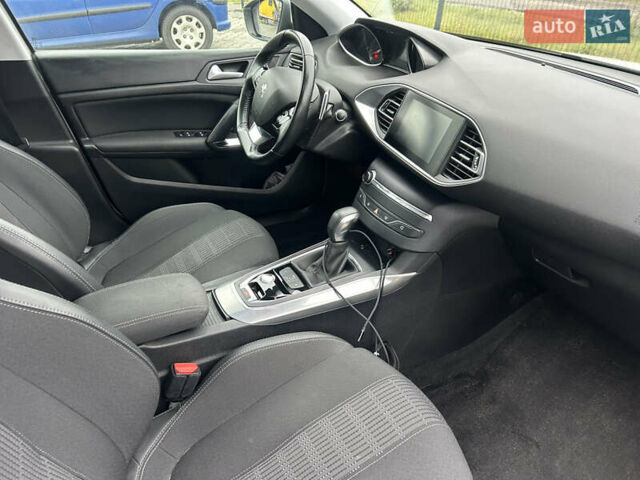 Белый Пежо 308, объемом двигателя 1.5 л и пробегом 68 тыс. км за 16600 $, фото 6 на Automoto.ua