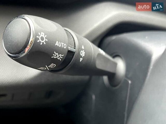 Белый Пежо 308, объемом двигателя 1.5 л и пробегом 8 тыс. км за 22000 $, фото 11 на Automoto.ua