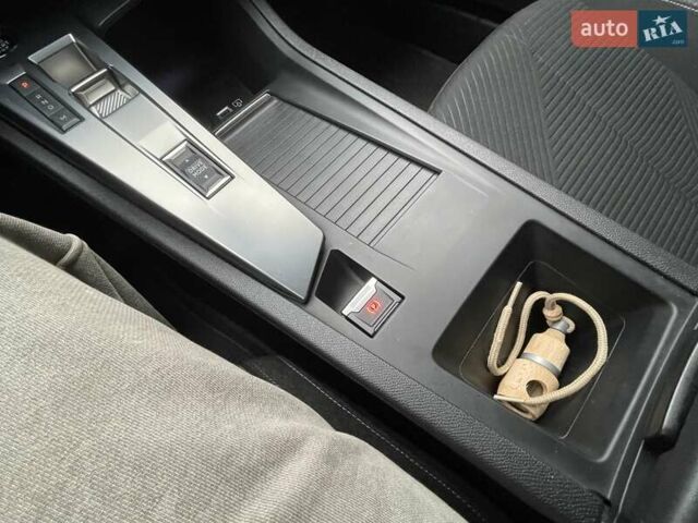 Белый Пежо 308, объемом двигателя 1.5 л и пробегом 8 тыс. км за 22000 $, фото 4 на Automoto.ua