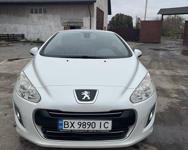 Белый Пежо 308, объемом двигателя 1.6 л и пробегом 259 тыс. км за 9500 $, фото 2 на Automoto.ua