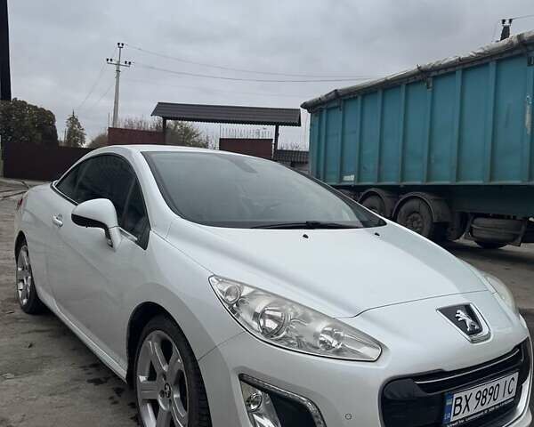 Белый Пежо 308, объемом двигателя 1.6 л и пробегом 259 тыс. км за 9500 $, фото 7 на Automoto.ua