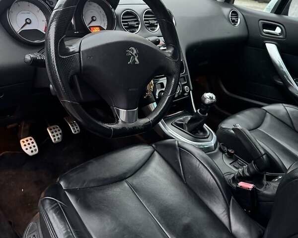 Белый Пежо 308, объемом двигателя 1.6 л и пробегом 259 тыс. км за 9500 $, фото 4 на Automoto.ua