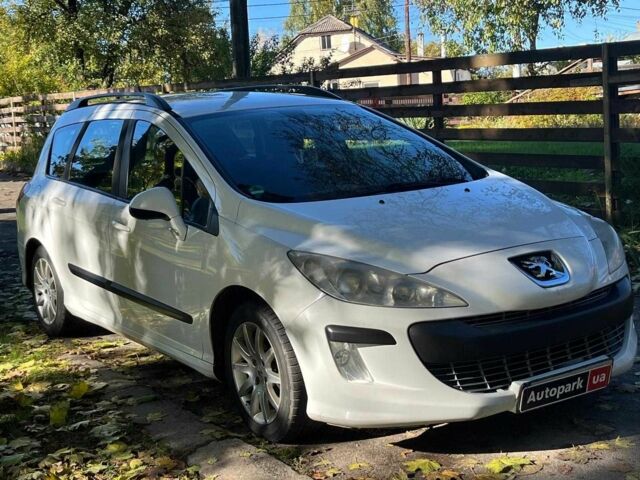 Белый Пежо 308, объемом двигателя 1.6 л и пробегом 280 тыс. км за 4890 $, фото 2 на Automoto.ua