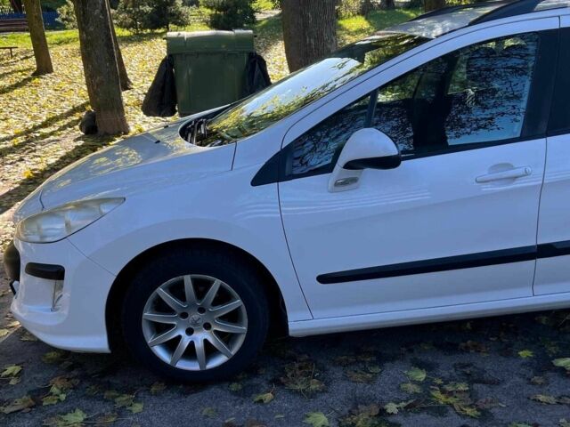 Белый Пежо 308, объемом двигателя 1.6 л и пробегом 280 тыс. км за 4890 $, фото 5 на Automoto.ua