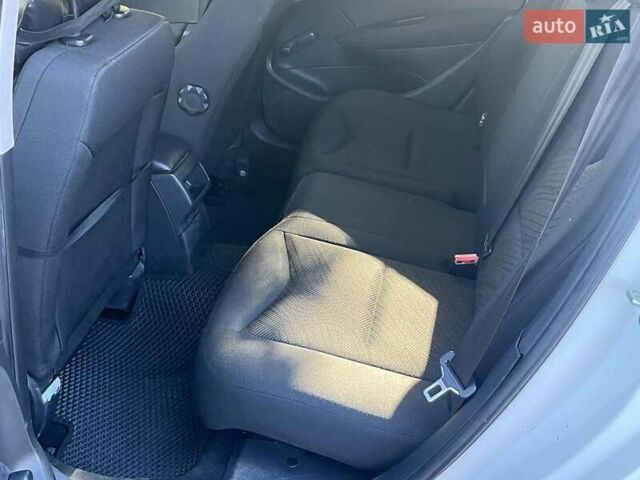 Белый Пежо 308, объемом двигателя 1.6 л и пробегом 280 тыс. км за 4890 $, фото 21 на Automoto.ua
