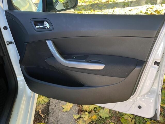 Білий Пежо 308, об'ємом двигуна 1.6 л та пробігом 280 тис. км за 4890 $, фото 15 на Automoto.ua