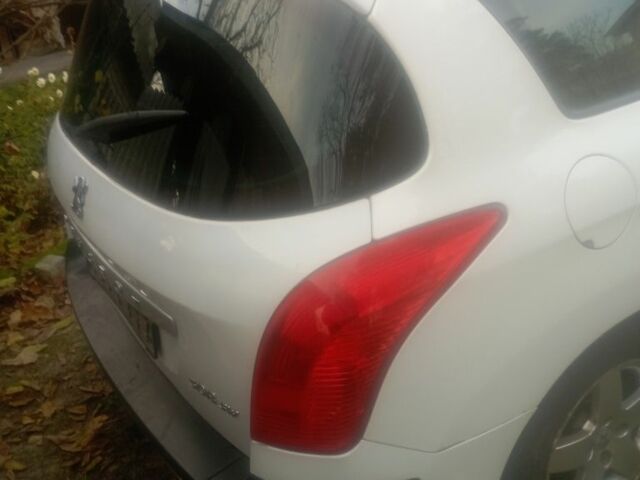 Белый Пежо 308, объемом двигателя 1.6 л и пробегом 249 тыс. км за 3000 $, фото 3 на Automoto.ua