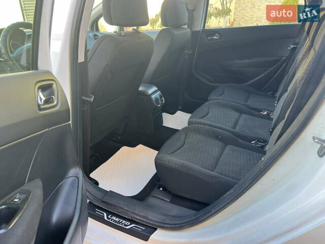 Білий Пежо 308, об'ємом двигуна 1.56 л та пробігом 321 тис. км за 4000 $, фото 52 на Automoto.ua