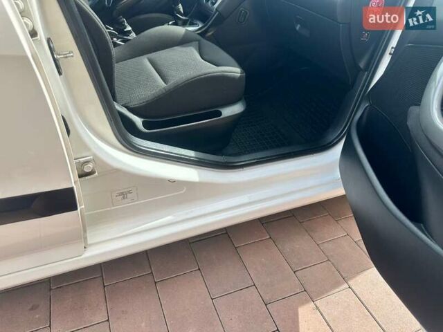 Білий Пежо 308, об'ємом двигуна 1.4 л та пробігом 141 тис. км за 5149 $, фото 14 на Automoto.ua