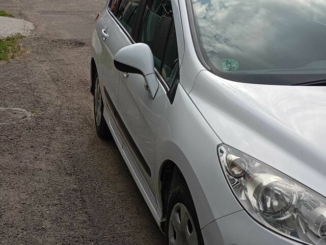 Белый Пежо 308, объемом двигателя 1.6 л и пробегом 230 тыс. км за 5874 $, фото 4 на Automoto.ua