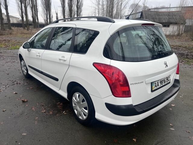 Белый Пежо 308, объемом двигателя 0 л и пробегом 220 тыс. км за 3800 $, фото 6 на Automoto.ua