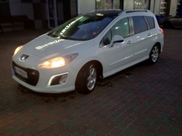 Білий Пежо 308, об'ємом двигуна 1.6 л та пробігом 400 тис. км за 5900 $, фото 4 на Automoto.ua