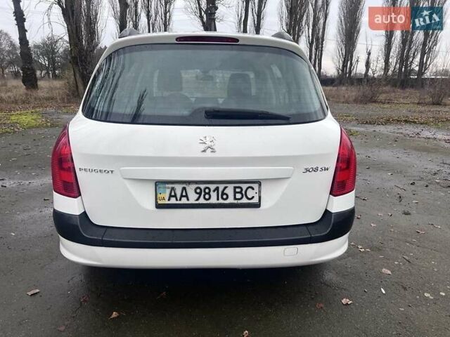 Белый Пежо 308, объемом двигателя 1.6 л и пробегом 224 тыс. км за 3900 $, фото 5 на Automoto.ua