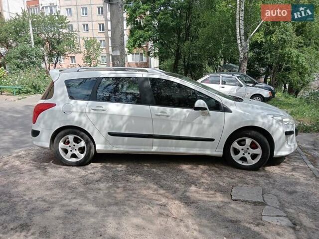 Білий Пежо 308, об'ємом двигуна 1.56 л та пробігом 290 тис. км за 5300 $, фото 1 на Automoto.ua