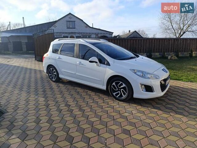 Білий Пежо 308, об'ємом двигуна 1.56 л та пробігом 247 тис. км за 6000 $, фото 1 на Automoto.ua