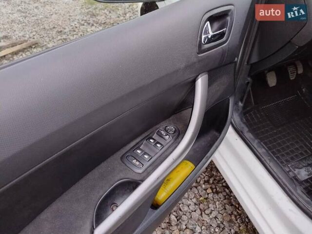 Білий Пежо 308, об'ємом двигуна 1.6 л та пробігом 179 тис. км за 5000 $, фото 19 на Automoto.ua
