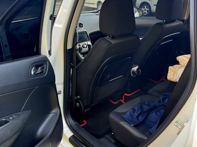 Білий Пежо 308, об'ємом двигуна 1.6 л та пробігом 145 тис. км за 6800 $, фото 10 на Automoto.ua