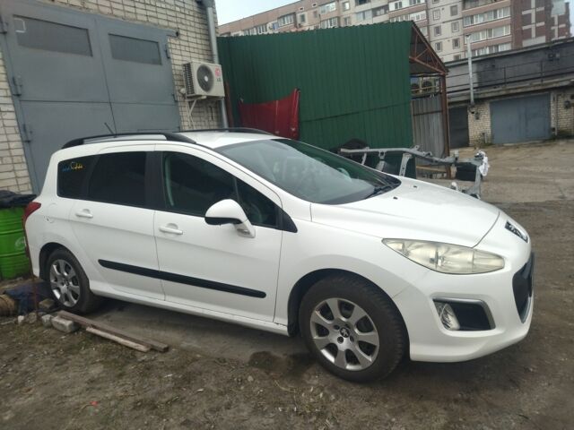 Белый Пежо 308, объемом двигателя 0 л и пробегом 307 тыс. км за 5800 $, фото 1 на Automoto.ua