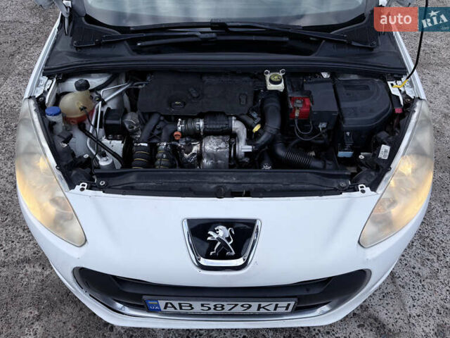 Белый Пежо 308, объемом двигателя 1.56 л и пробегом 234 тыс. км за 5900 $, фото 10 на Automoto.ua