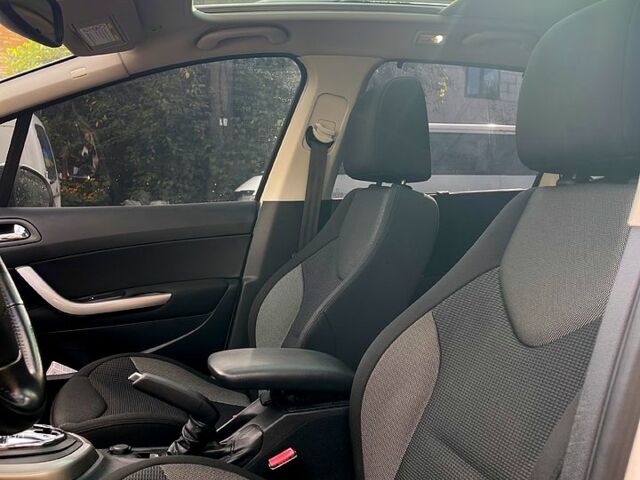 Білий Пежо 308, об'ємом двигуна 1.6 л та пробігом 145 тис. км за 6800 $, фото 9 на Automoto.ua