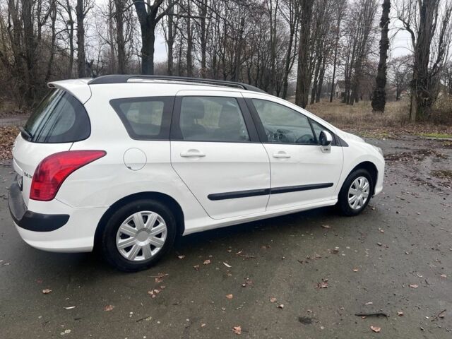 Белый Пежо 308, объемом двигателя 0 л и пробегом 220 тыс. км за 3800 $, фото 7 на Automoto.ua