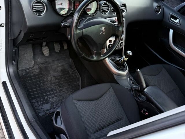 Белый Пежо 308, объемом двигателя 1.6 л и пробегом 234 тыс. км за 5900 $, фото 10 на Automoto.ua