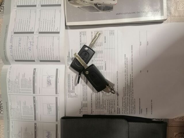 Белый Пежо 308, объемом двигателя 0 л и пробегом 220 тыс. км за 3800 $, фото 16 на Automoto.ua