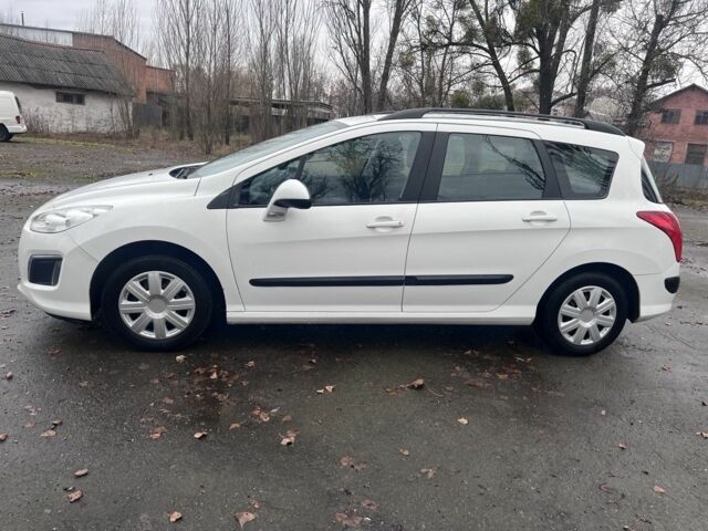 Белый Пежо 308, объемом двигателя 0 л и пробегом 220 тыс. км за 3800 $, фото 5 на Automoto.ua