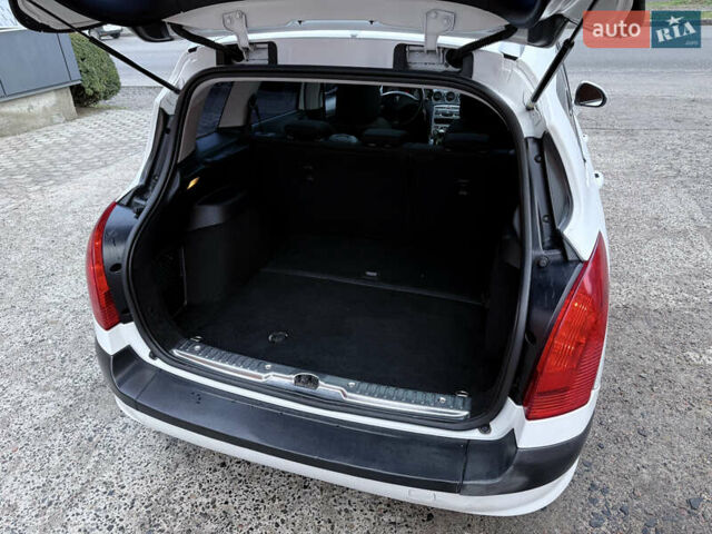 Белый Пежо 308, объемом двигателя 1.56 л и пробегом 234 тыс. км за 5900 $, фото 6 на Automoto.ua