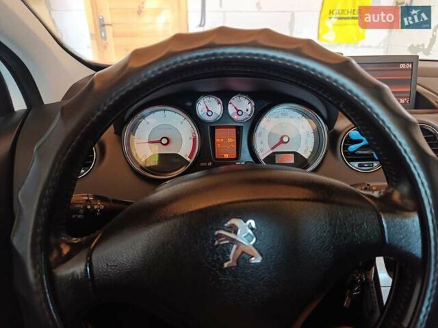 Білий Пежо 308, об'ємом двигуна 1.56 л та пробігом 247 тис. км за 6000 $, фото 14 на Automoto.ua