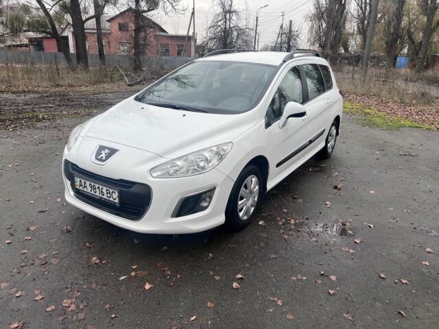 Белый Пежо 308, объемом двигателя 0 л и пробегом 220 тыс. км за 3800 $, фото 1 на Automoto.ua