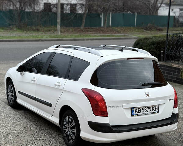 Белый Пежо 308, объемом двигателя 1.56 л и пробегом 234 тыс. км за 5900 $, фото 3 на Automoto.ua