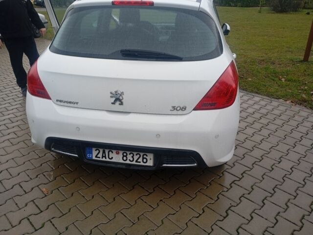 Белый Пежо 308, объемом двигателя 0 л и пробегом 66 тыс. км за 2546 $, фото 1 на Automoto.ua
