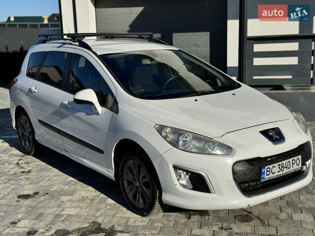 Белый Пежо 308, объемом двигателя 1.6 л и пробегом 220 тыс. км за 5500 $, фото 16 на Automoto.ua