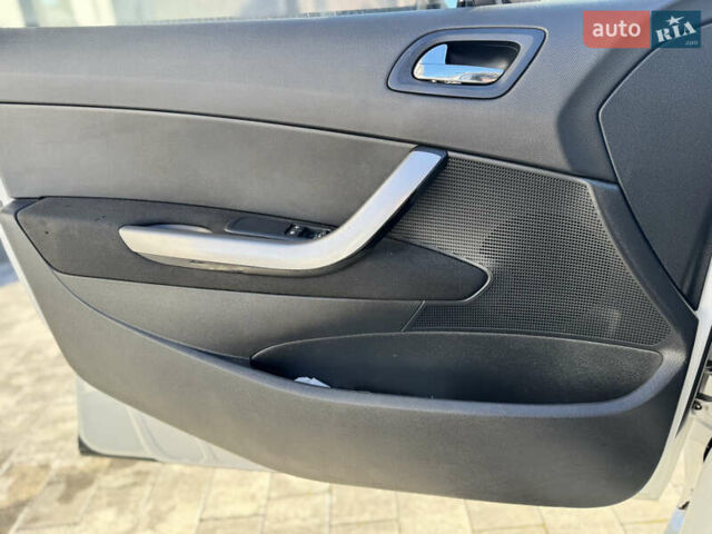 Белый Пежо 308, объемом двигателя 1.6 л и пробегом 220 тыс. км за 5500 $, фото 23 на Automoto.ua