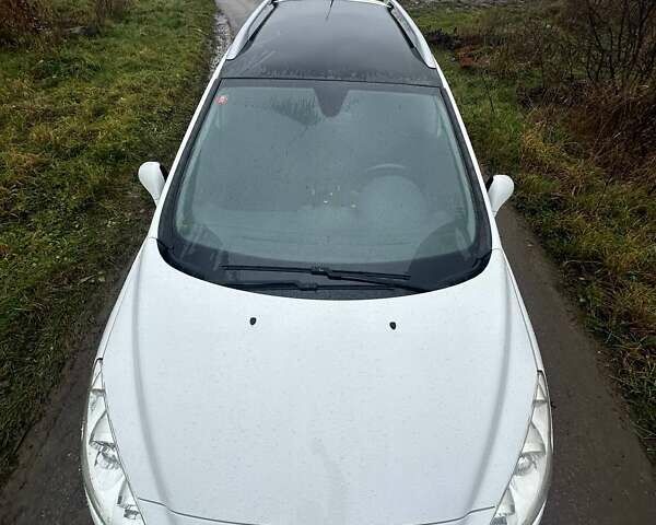 Белый Пежо 308, объемом двигателя 1.56 л и пробегом 226 тыс. км за 5100 $, фото 9 на Automoto.ua