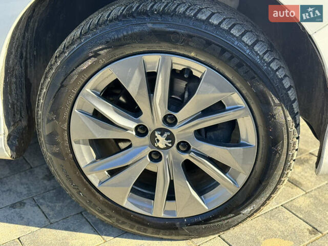 Белый Пежо 308, объемом двигателя 1.6 л и пробегом 220 тыс. км за 5500 $, фото 27 на Automoto.ua