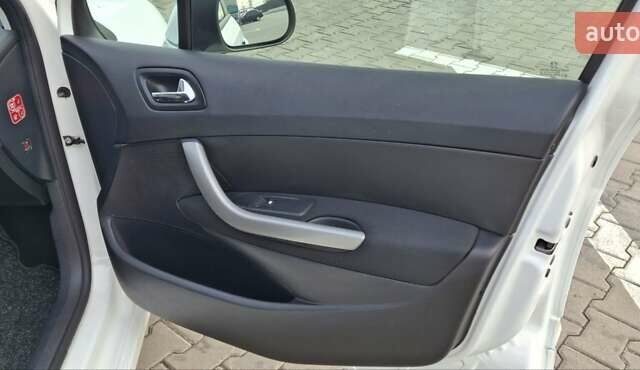 Білий Пежо 308, об'ємом двигуна 1.6 л та пробігом 246 тис. км за 6800 $, фото 28 на Automoto.ua