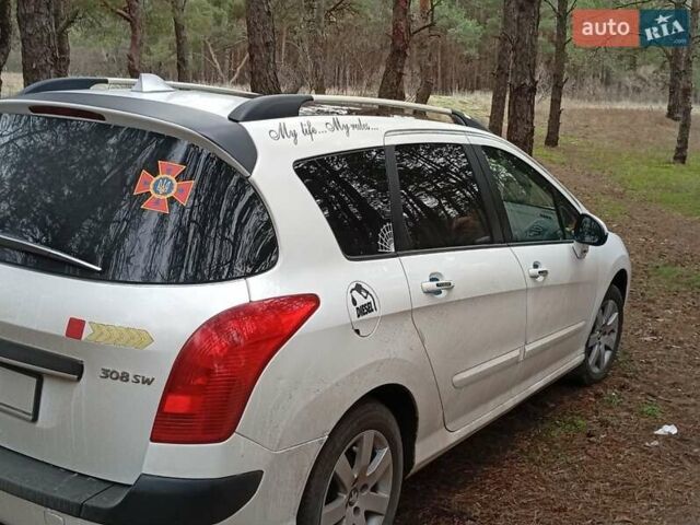 Белый Пежо 308, объемом двигателя 1.61 л и пробегом 230 тыс. км за 6600 $, фото 3 на Automoto.ua