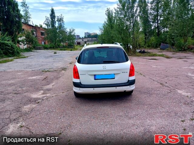 Белый Пежо 308, объемом двигателя 1.6 л и пробегом 198 тыс. км за 5850 $, фото 1 на Automoto.ua