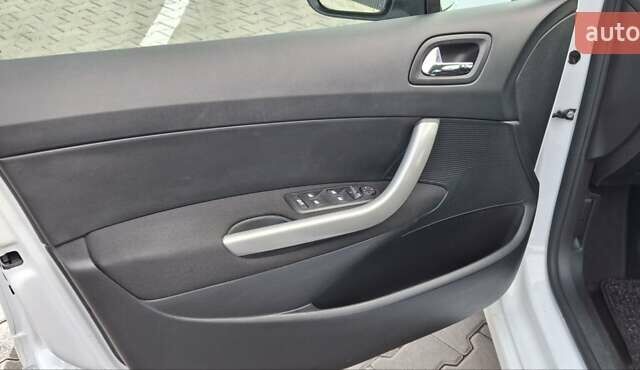 Білий Пежо 308, об'ємом двигуна 1.6 л та пробігом 246 тис. км за 6800 $, фото 13 на Automoto.ua