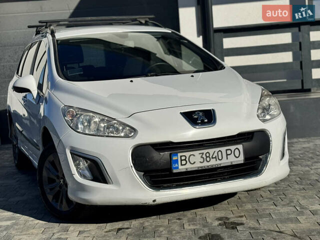 Белый Пежо 308, объемом двигателя 1.6 л и пробегом 220 тыс. км за 5500 $, фото 2 на Automoto.ua