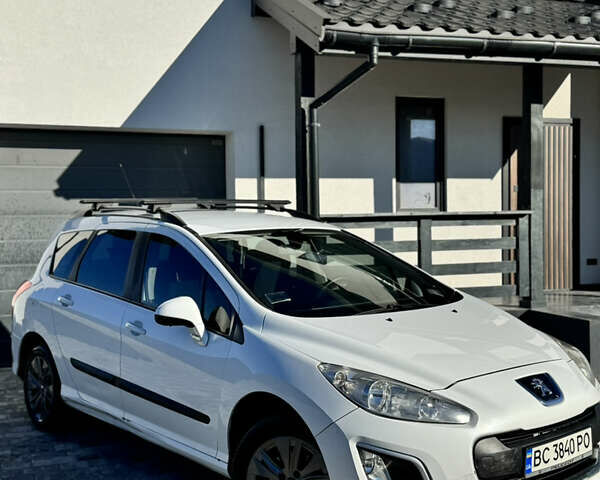 Белый Пежо 308, объемом двигателя 1.6 л и пробегом 220 тыс. км за 5500 $, фото 7 на Automoto.ua