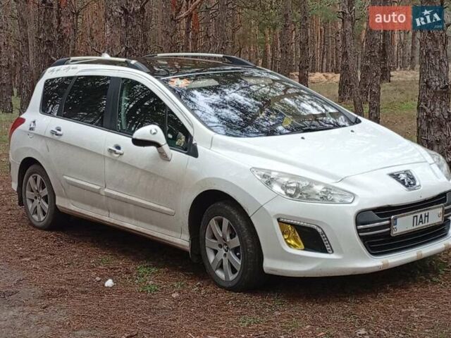Белый Пежо 308, объемом двигателя 1.61 л и пробегом 230 тыс. км за 6600 $, фото 1 на Automoto.ua