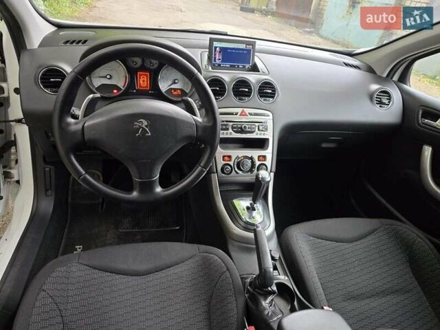 Белый Пежо 308, объемом двигателя 1.56 л и пробегом 228 тыс. км за 6700 $, фото 17 на Automoto.ua