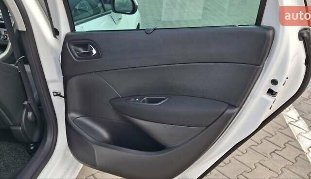 Білий Пежо 308, об'ємом двигуна 1.6 л та пробігом 246 тис. км за 6800 $, фото 23 на Automoto.ua