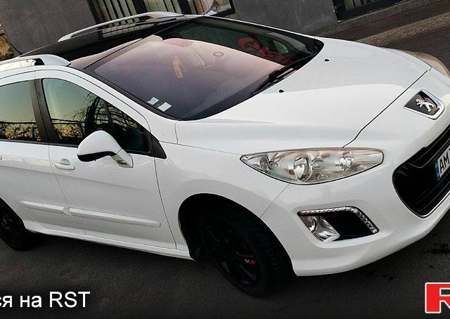 Белый Пежо 308, объемом двигателя 1.6 л и пробегом 292 тыс. км за 6000 $, фото 7 на Automoto.ua