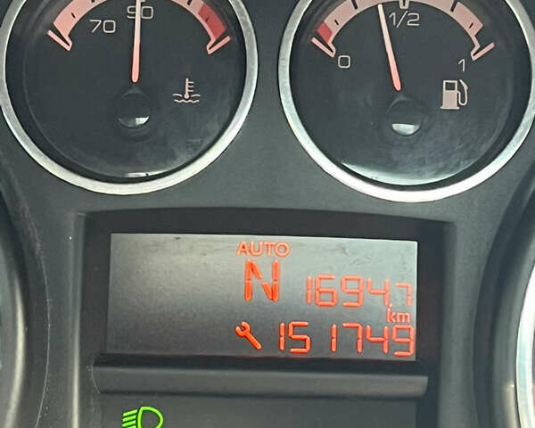 Белый Пежо 308, объемом двигателя 1.56 л и пробегом 151 тыс. км за 7500 $, фото 6 на Automoto.ua